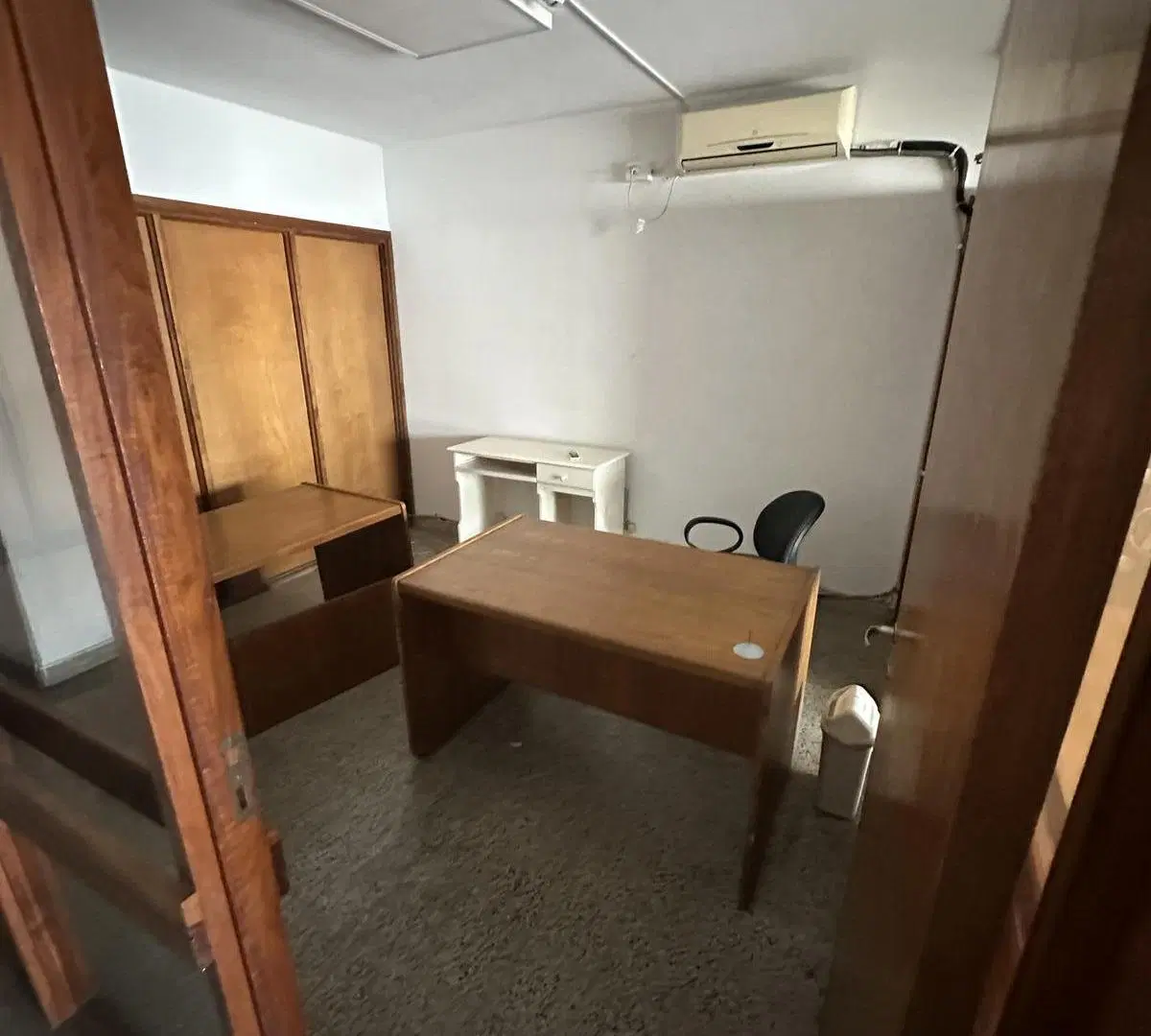 Local en Italia y San Luis - doble altura - dos Planta 4