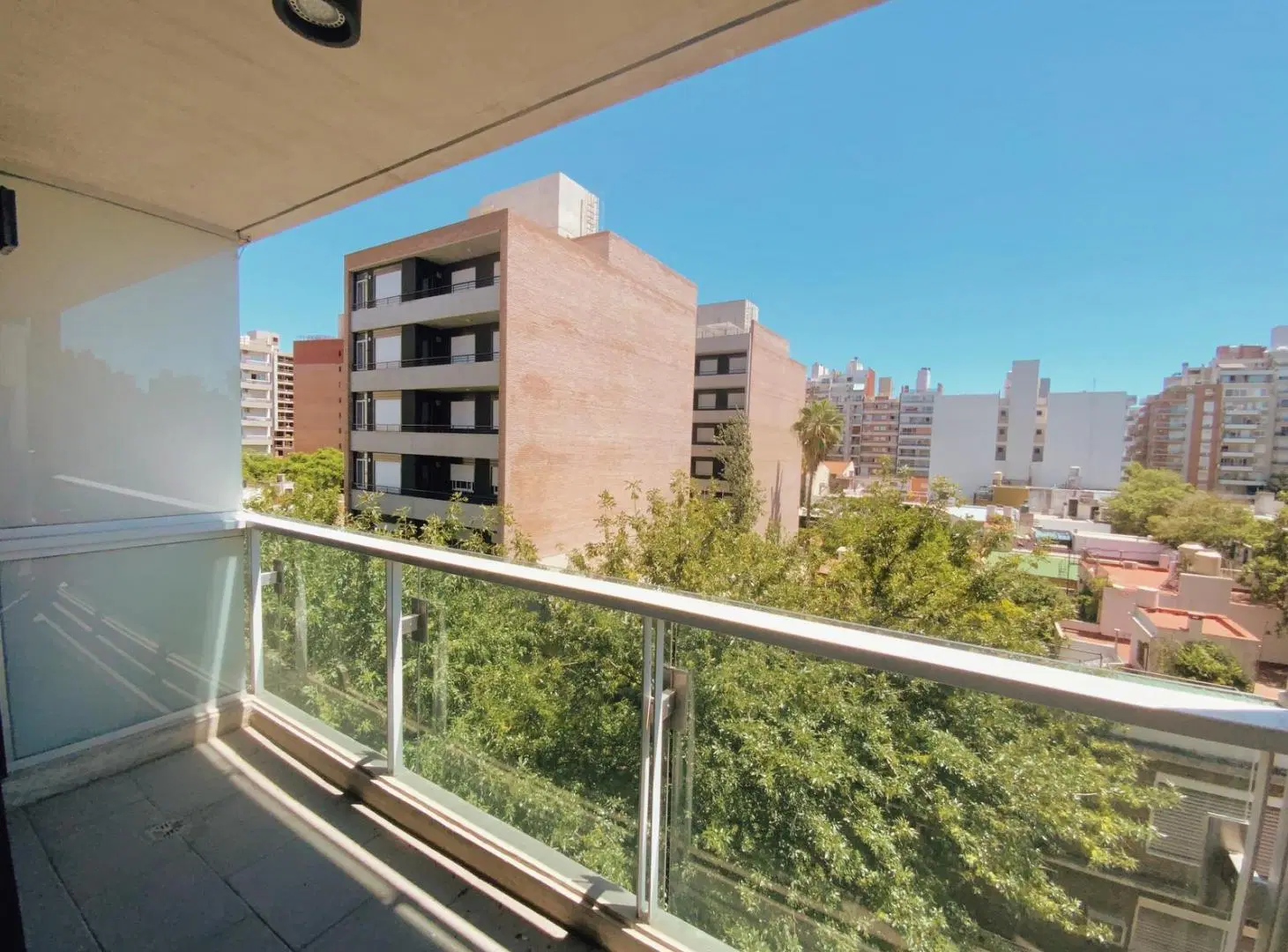 Alem 1517 - Departamento De 1 Dormitorio En Alquiler - Martin, Rosario 2