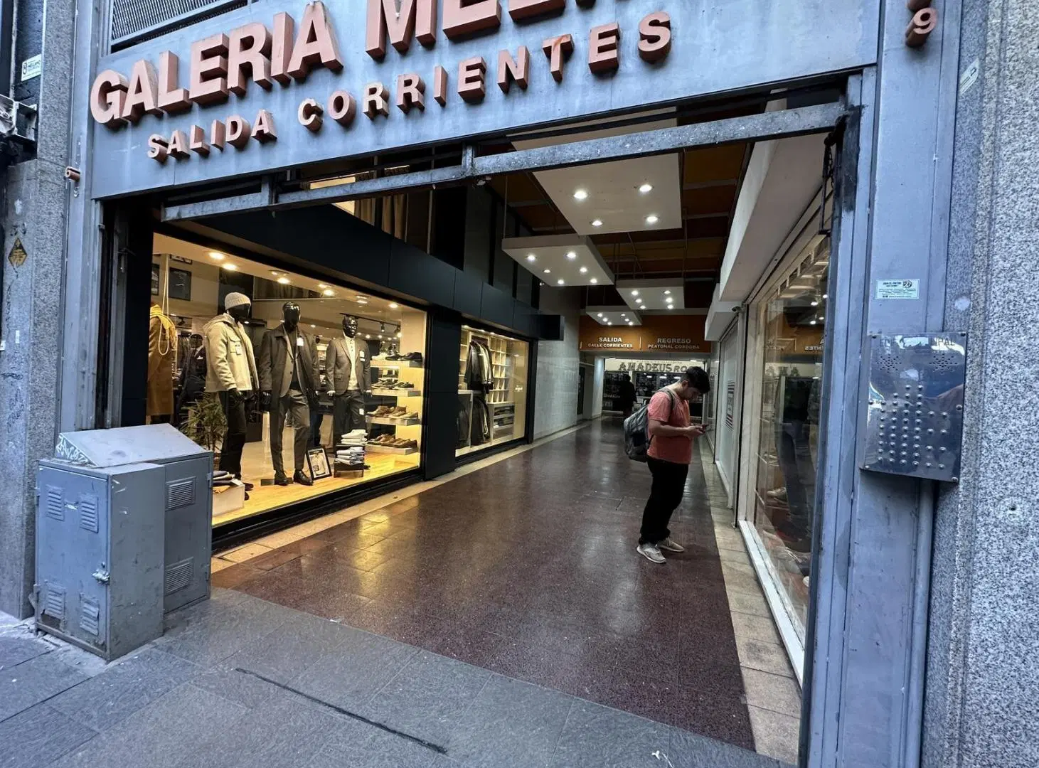 OFICINA EN ALQUILER EN GALERIA MELIPAL 4