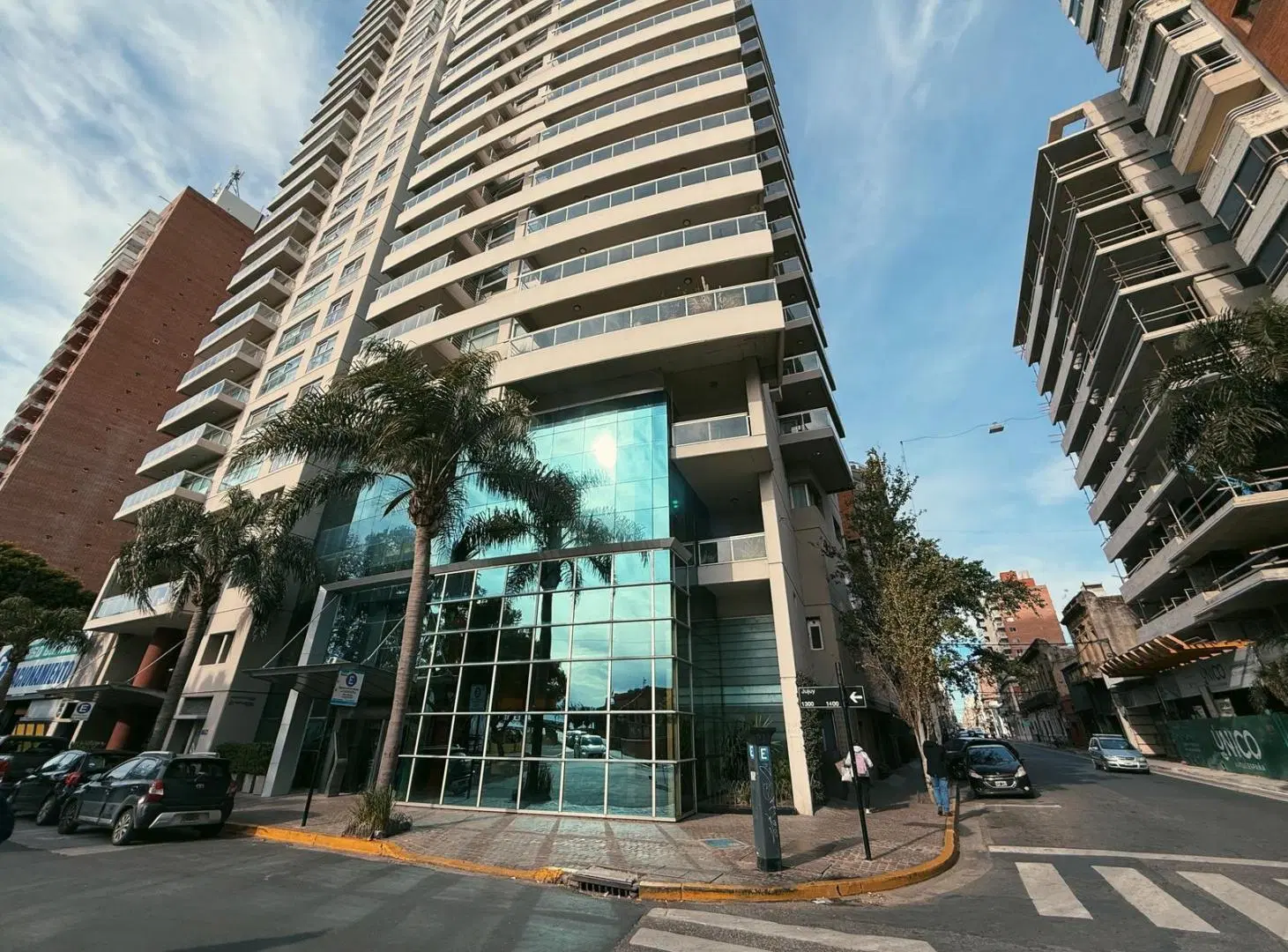 Punta Divisadero - Departamento De 2 Dormitorios Vista Franca Al Rio Con Cochera Y Baulera - Rosario 5