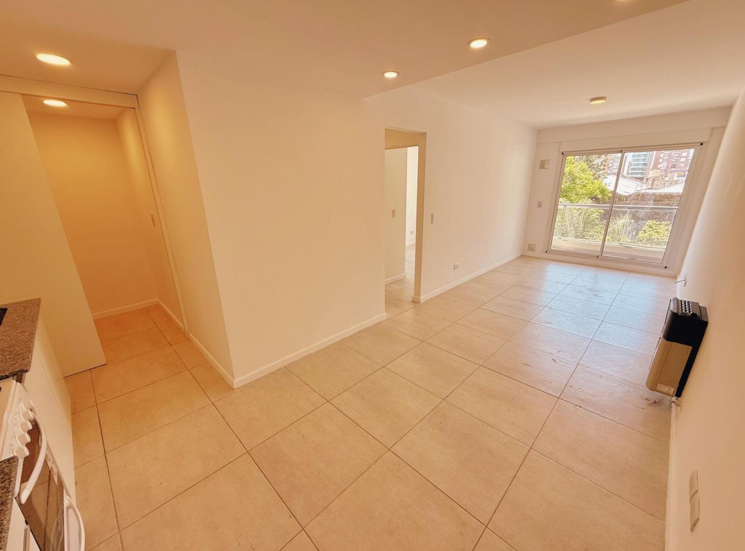 Foto de Rioja 2436 - Departamento De 1 Dormitorio En Alquiler - Lourdes, Rosario, imagen 1