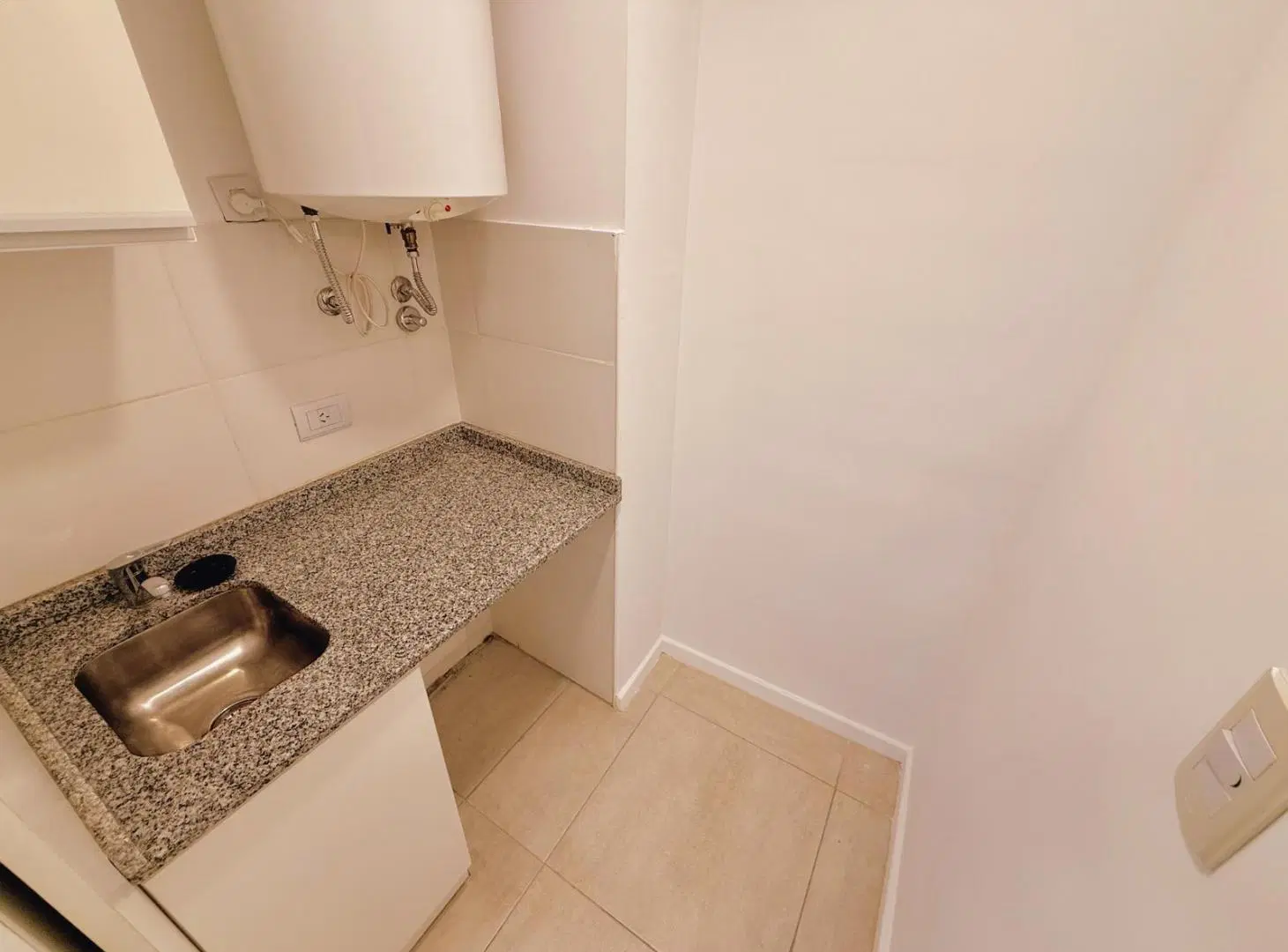 Rioja 2436 - Departamento De 1 Dormitorio En Alquiler - Lourdes, Rosario 3