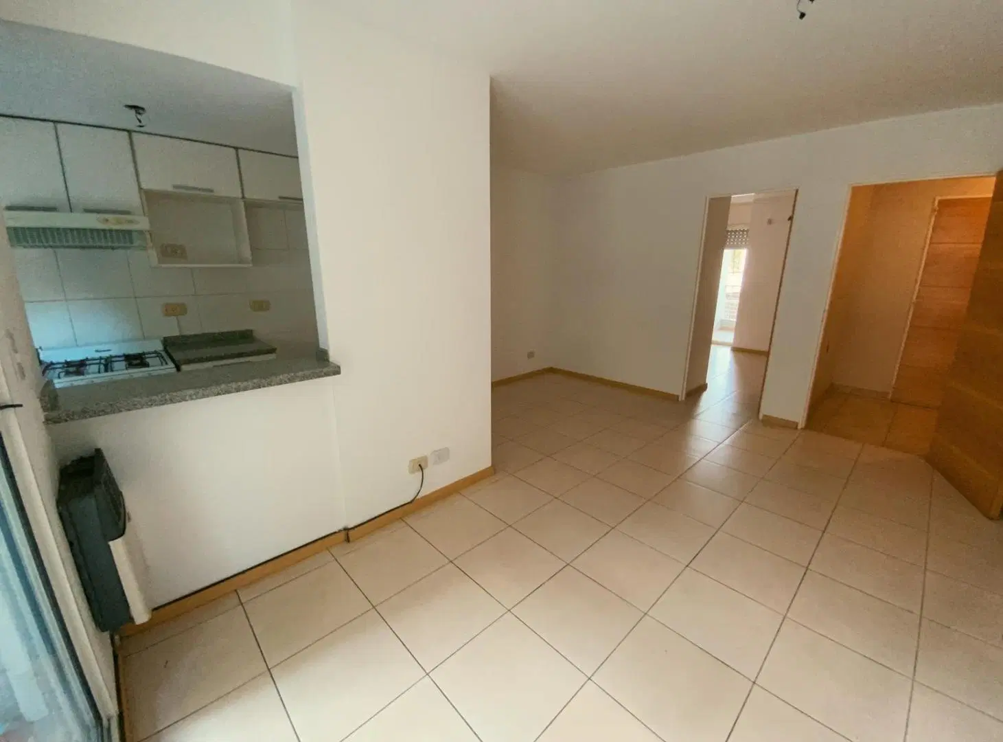 Montevideo 630 - Departamento De 1 Dormitorio En Alquiler - Martin, Rosario 3