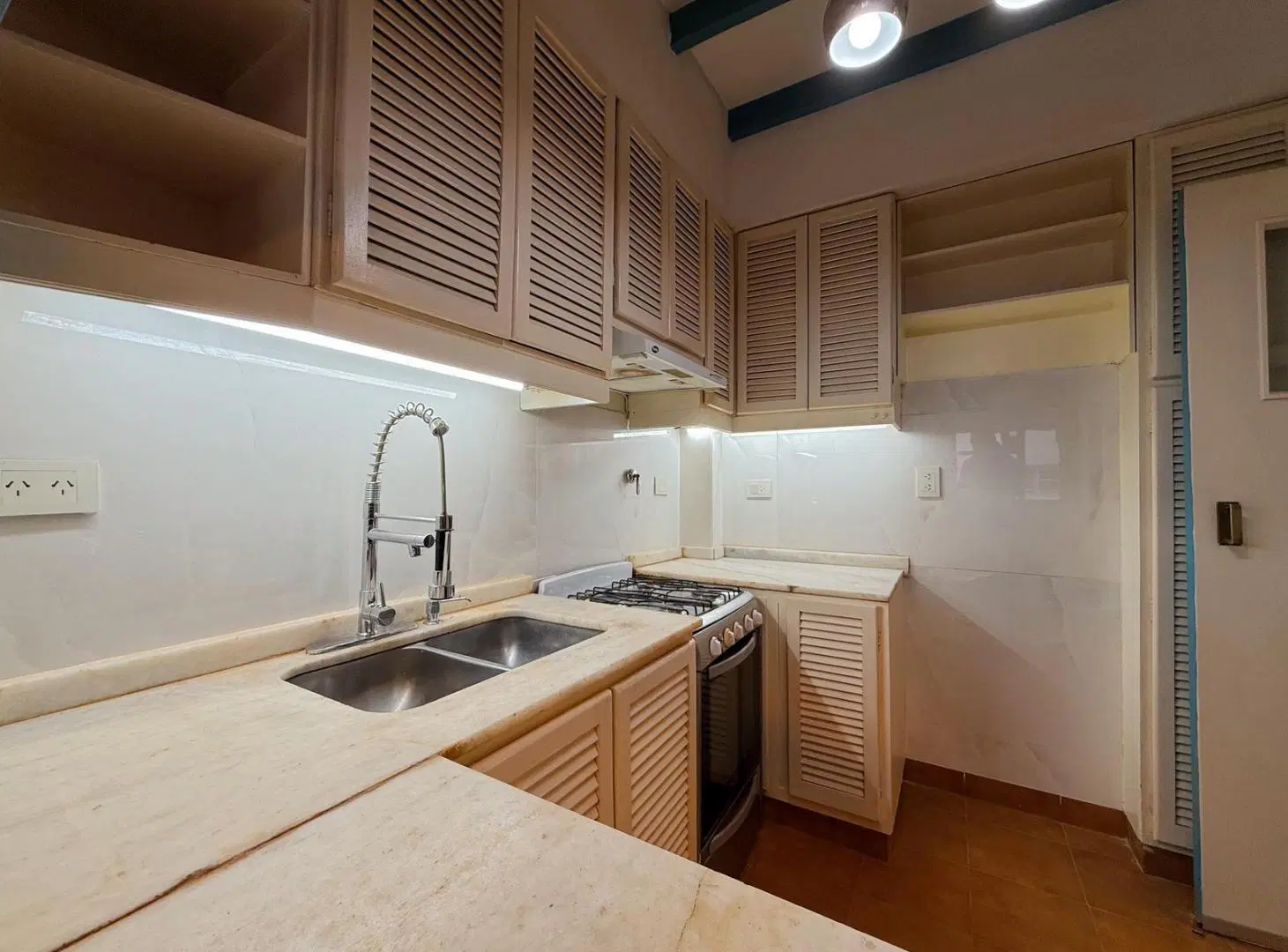 Mitre 208 - Departamento De 2 Dormitorios Con Vista Al Rio En Alquiler - Centro, Rosario 2