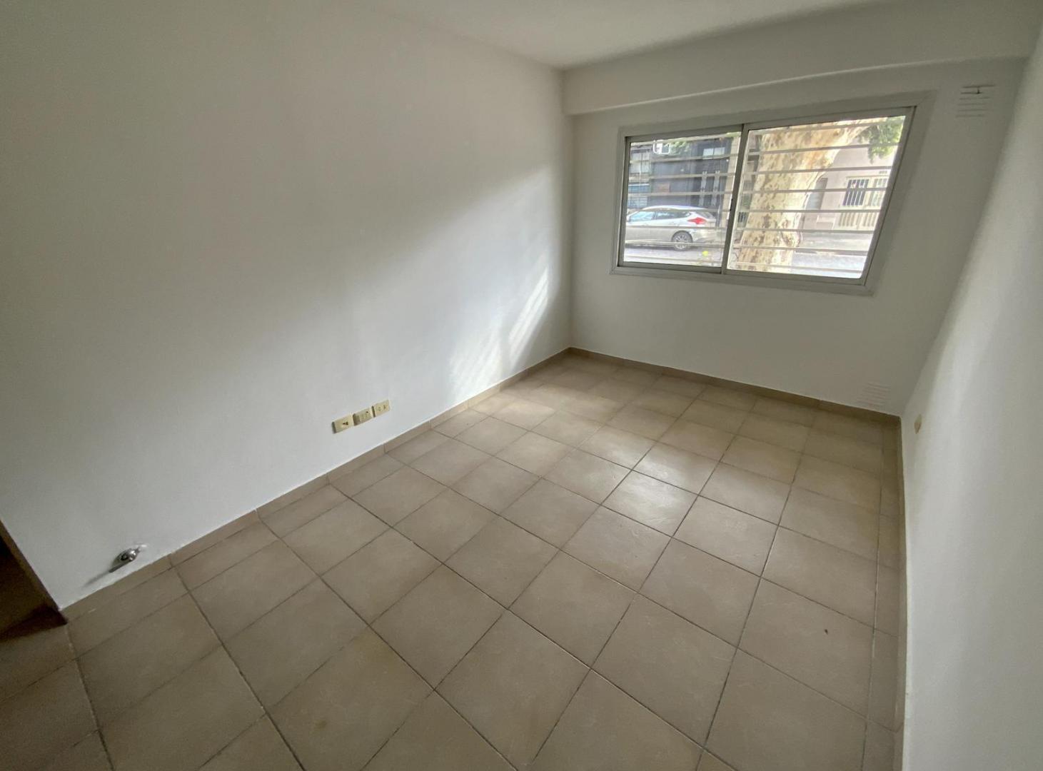 Foto de Catamarca 3691 - Departamento De 1 Dormitorio Planta Baja En Alquiler, imagen 1