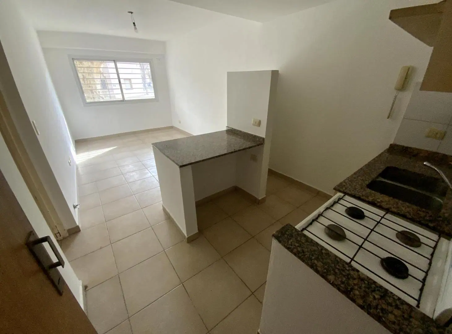 Catamarca 3691 - Departamento De 1 Dormitorio Planta Baja En Alquiler - Luis Agote, Rosario 2
