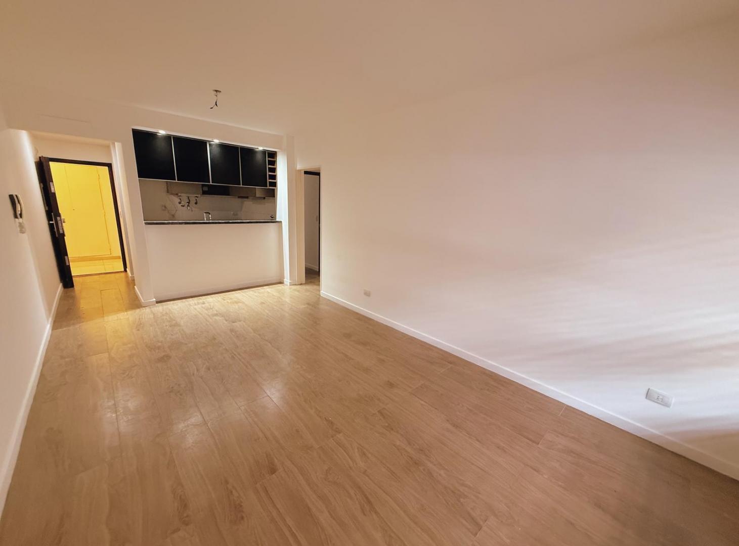 Foto de Alem 1517 - Departamento De 2 Dormitorios En Alquiler - Martin, Rosario, imagen 3