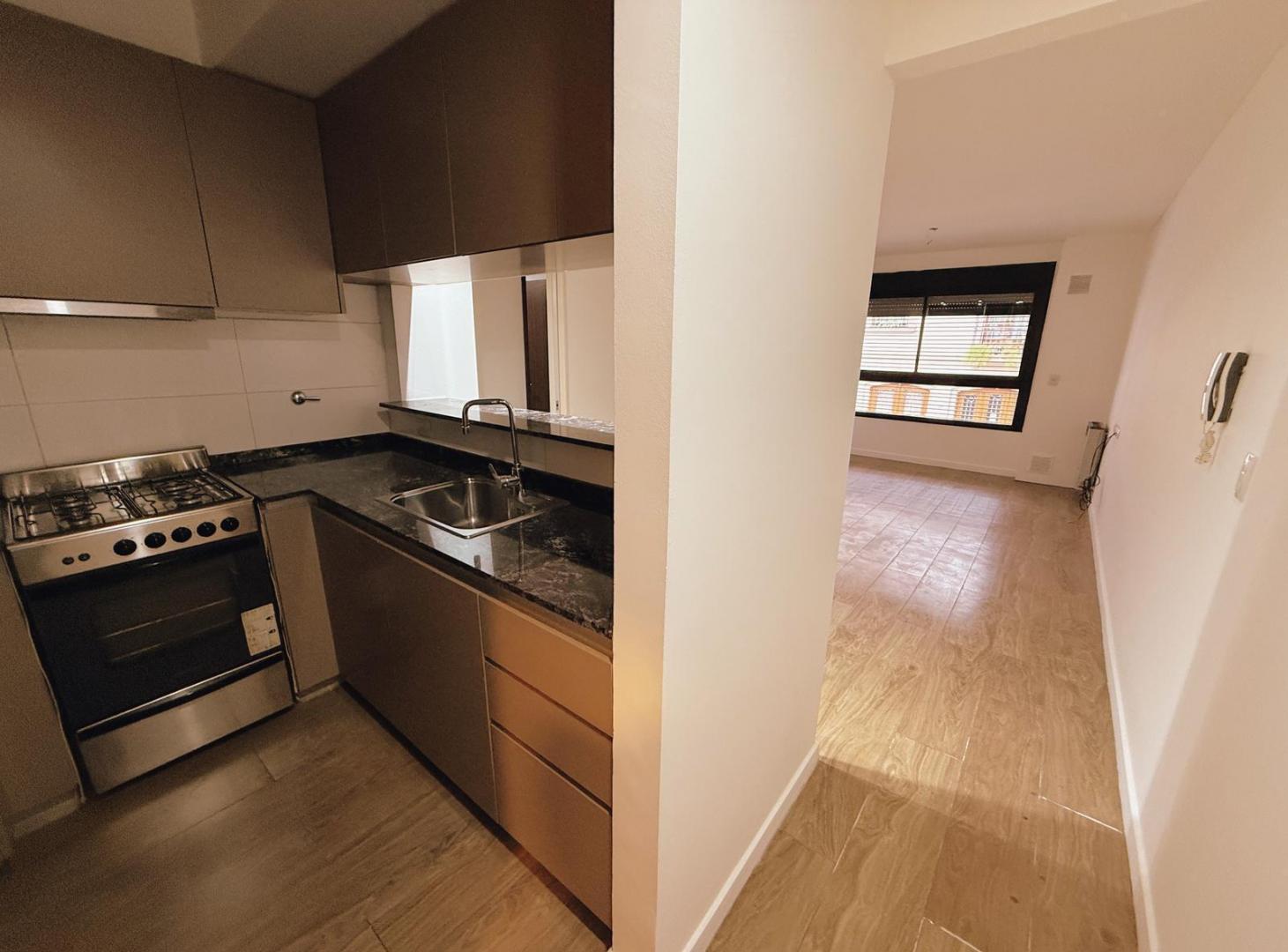 Foto de Alem 1517 - Departamento De 2 Dormitorios En Alquiler - Martin, Rosario, imagen 2