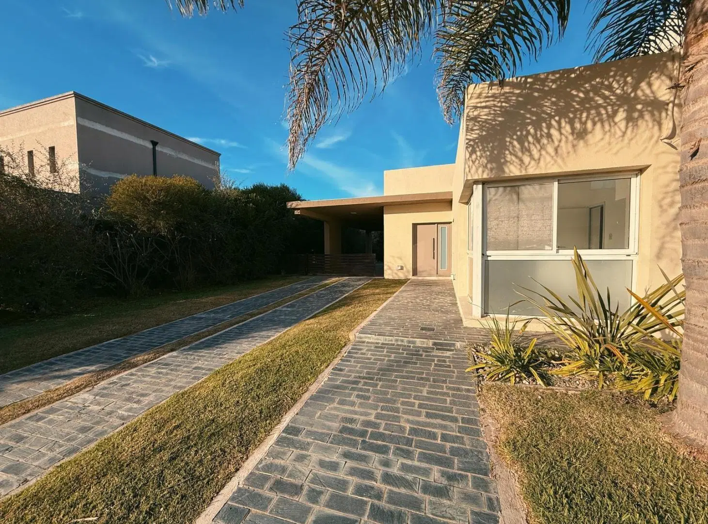 San Sebastian - Casa De 3 Dormitorios Con Pileta En Venta y Alquiler - Barrio Cerrado, Funes 3