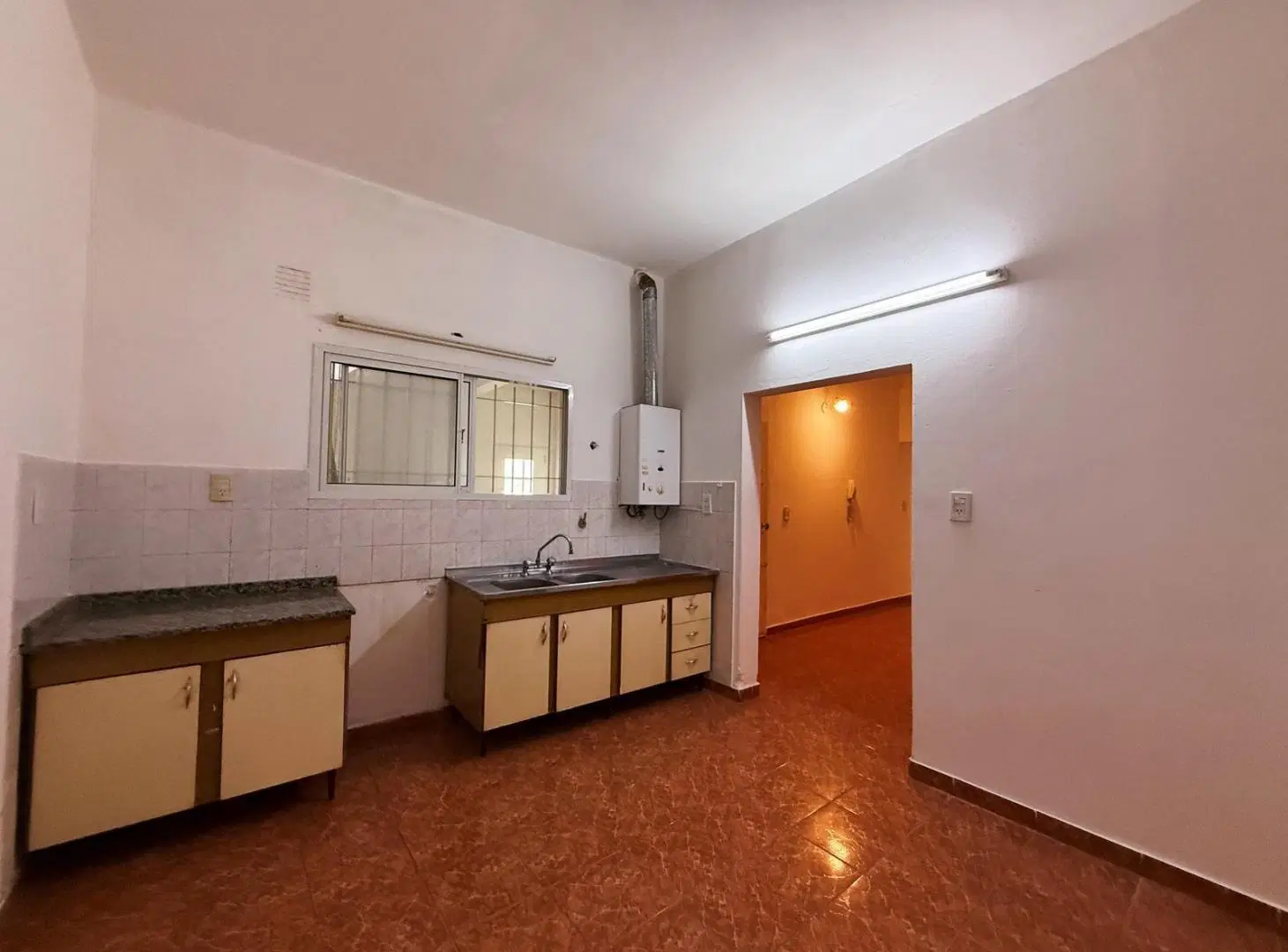 Gutenberg 511 - Casa En Esquina De 2 Dormitorios Con Local En Venta - Rosario 1