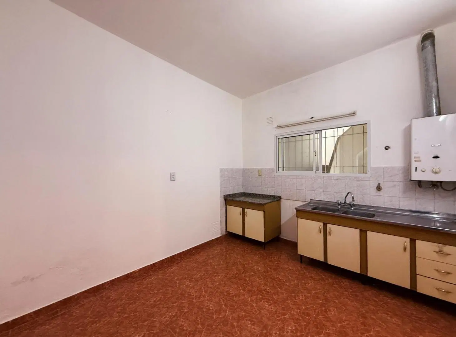 Gutenberg 511 - Casa En Esquina De 2 Dormitorios Con Local En Venta - Rosario 2
