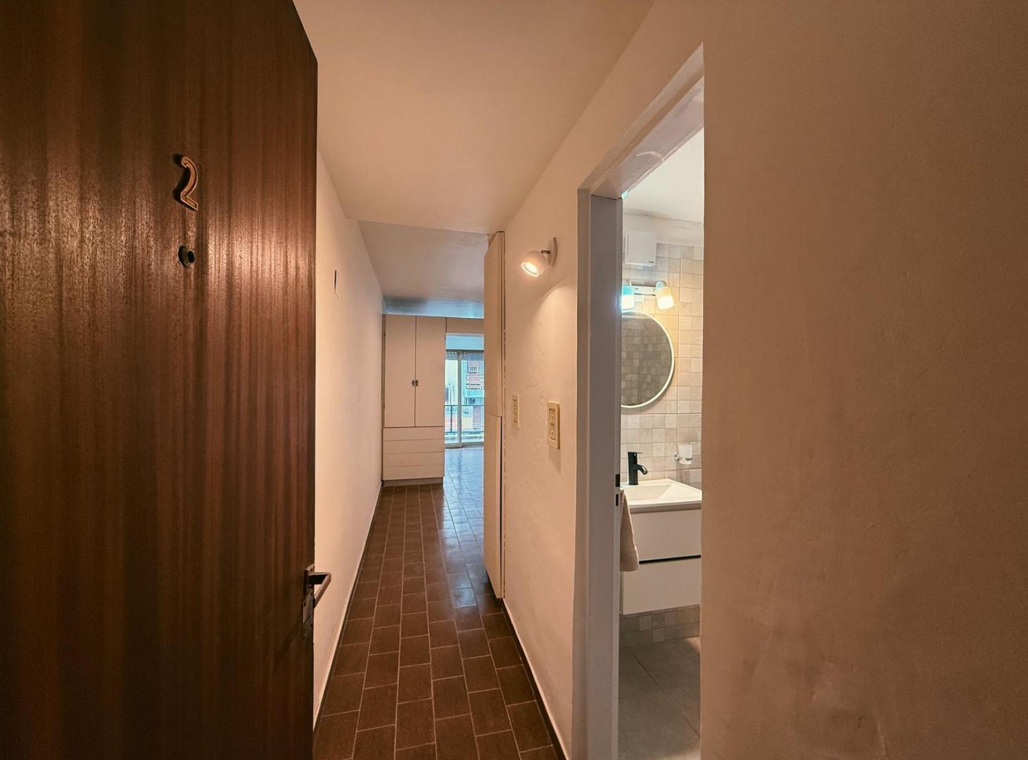 Foto de Corrientes 1616 - Departamento Monoambiente En Alquiler - Centro, imagen 1