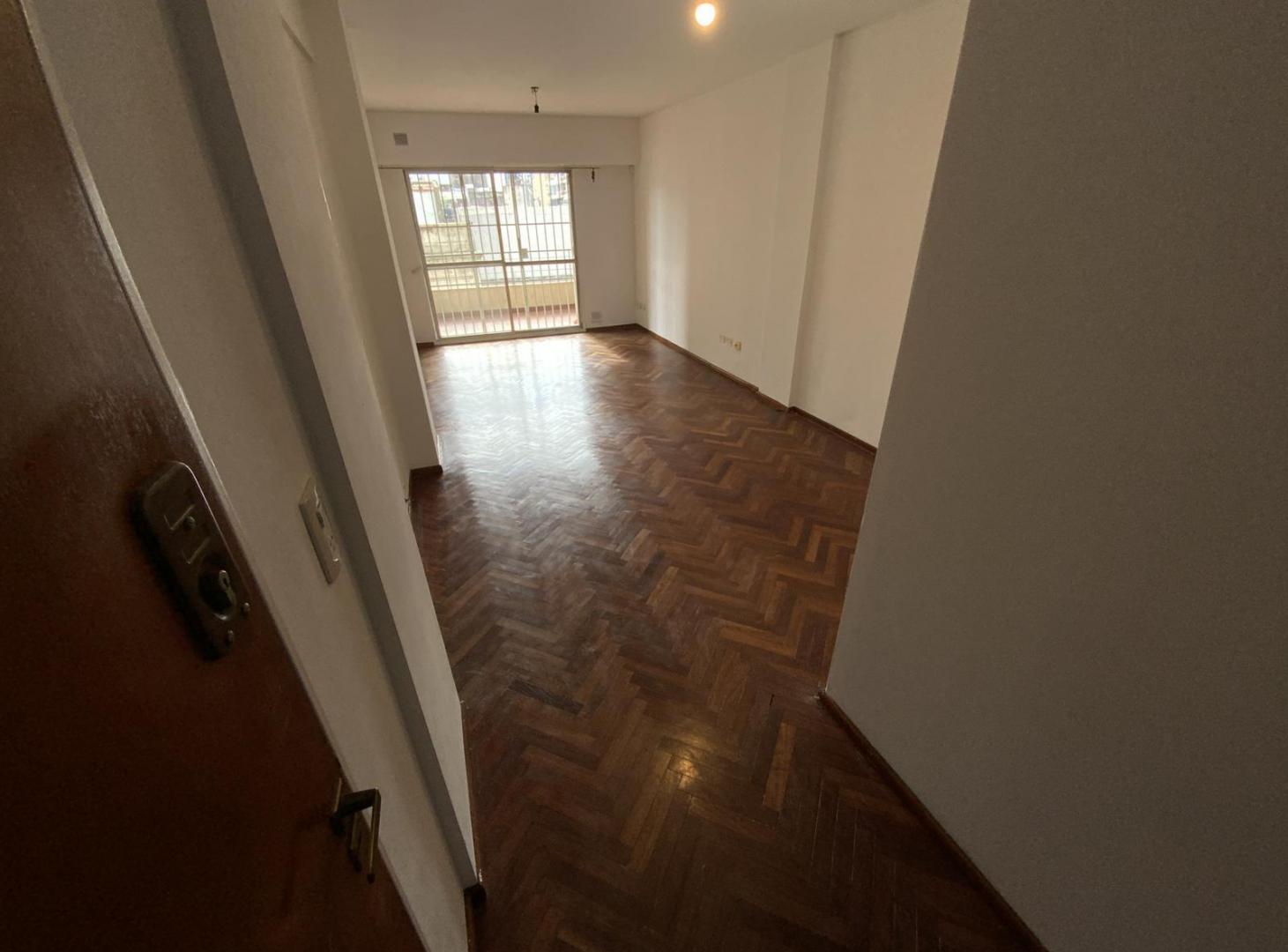 Foto de San Juan 719 - Departamento De 2 Dormitorios En Alquiler - Centro, imagen 1