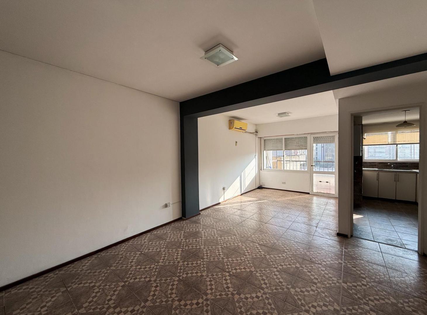 Foto de Laprida 1337 - Departamento de 2 Dormitorios con Cochera en Alquiler, imagen 3