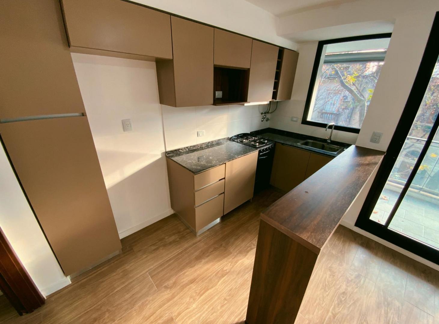 Foto de Callao 1479 - Departamento De 1 Dormitorio Con Patio En Alquiler, imagen 1