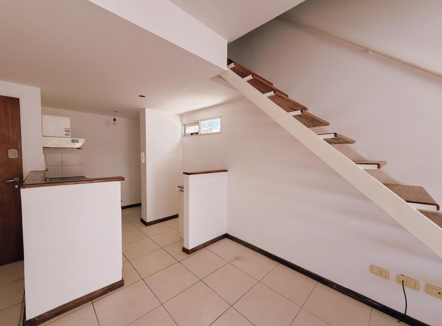 Foto de Vera Mujica 1450 - Departamento Duplex De 1 Dormitorio En Alquiler, imagen 3