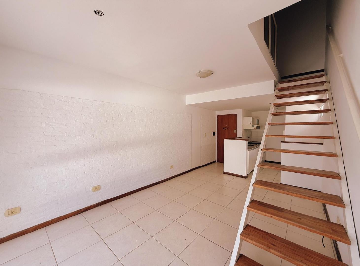 Foto de Vera Mujica 1450 - Departamento Duplex De 1 Dormitorio En Alquiler, imagen 1