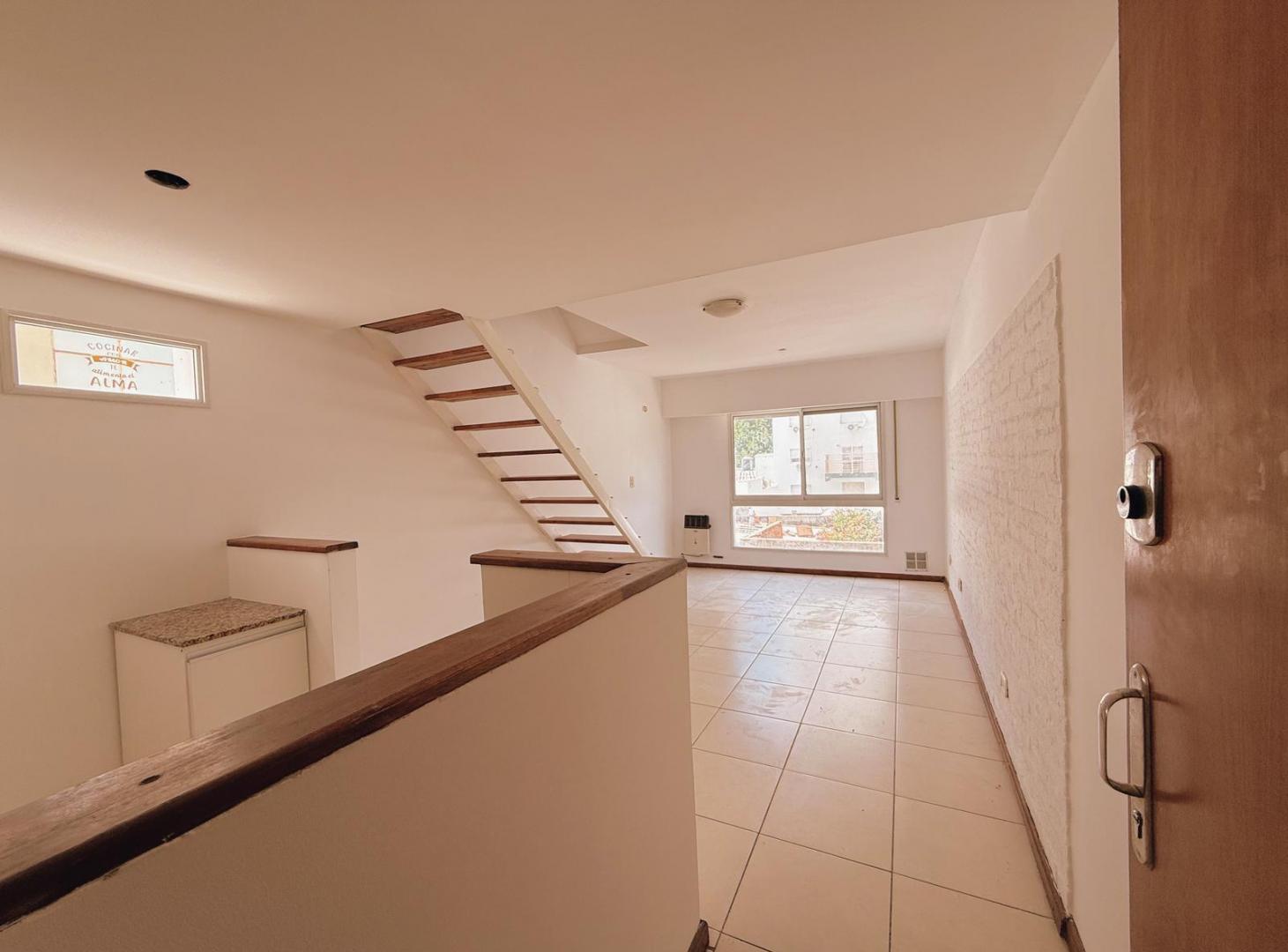 Foto de Vera Mujica 1450 - Departamento Duplex De 1 Dormitorio En Alquiler, imagen 4