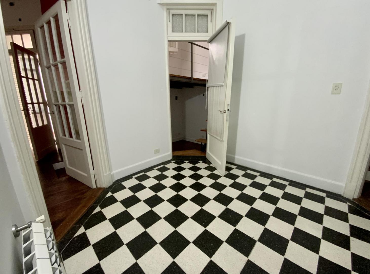 Foto de Riobamba 814 - Casa De 4 Dormitorios Con Patio En Alquiler - Rep. De La, imagen 4