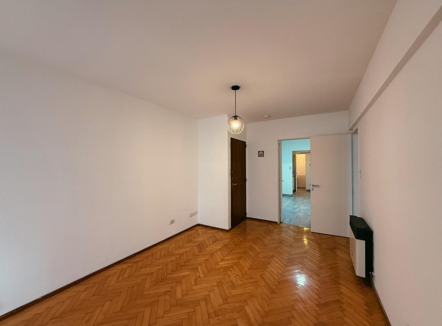 Foto de San Martin 439 - Departamento De 2 Dormitorio Reciclado En Venta, imagen 4