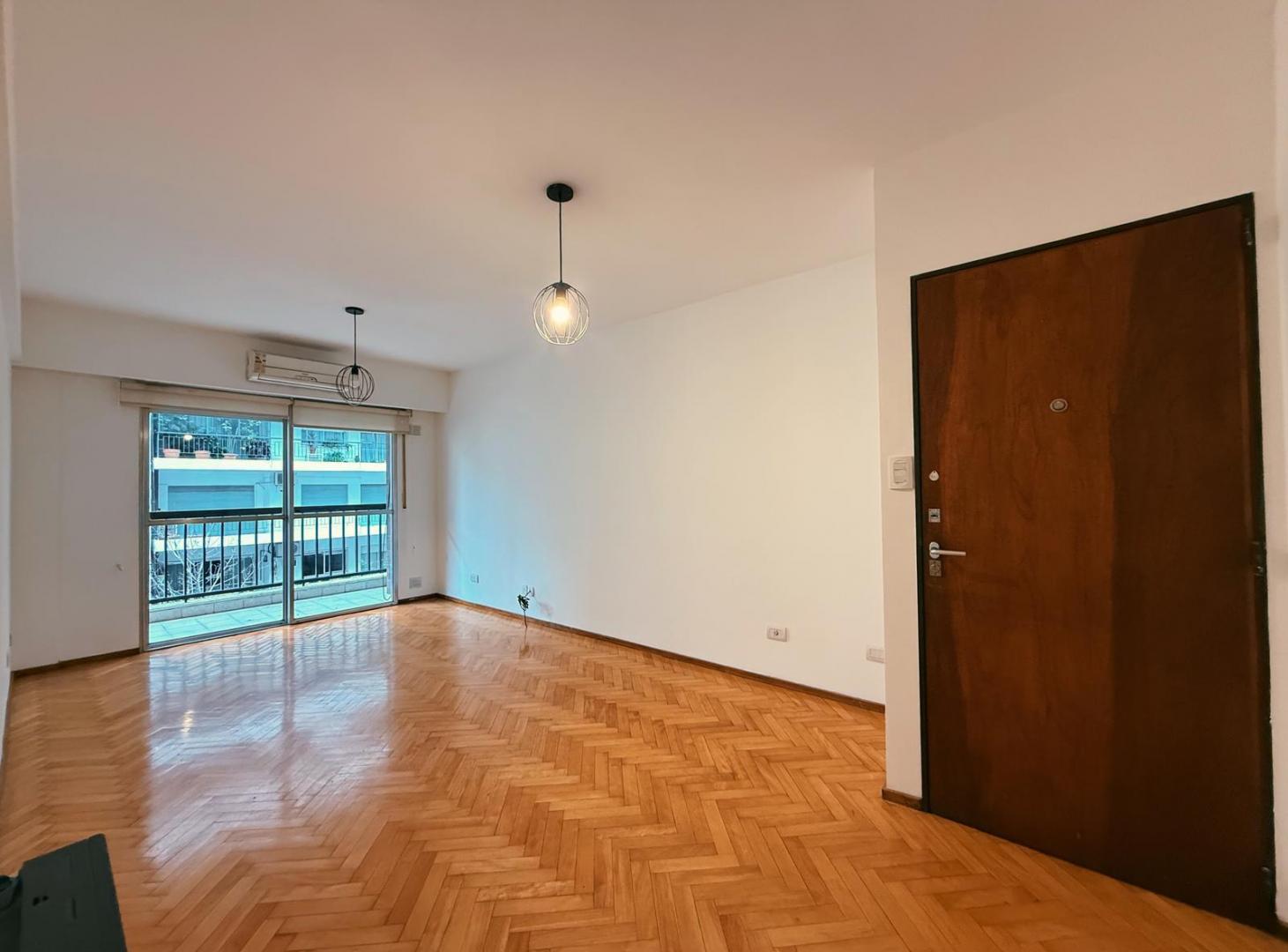 Foto de San Martin 439 - Departamento De 2 Dormitorio Reciclado En Venta, imagen 1
