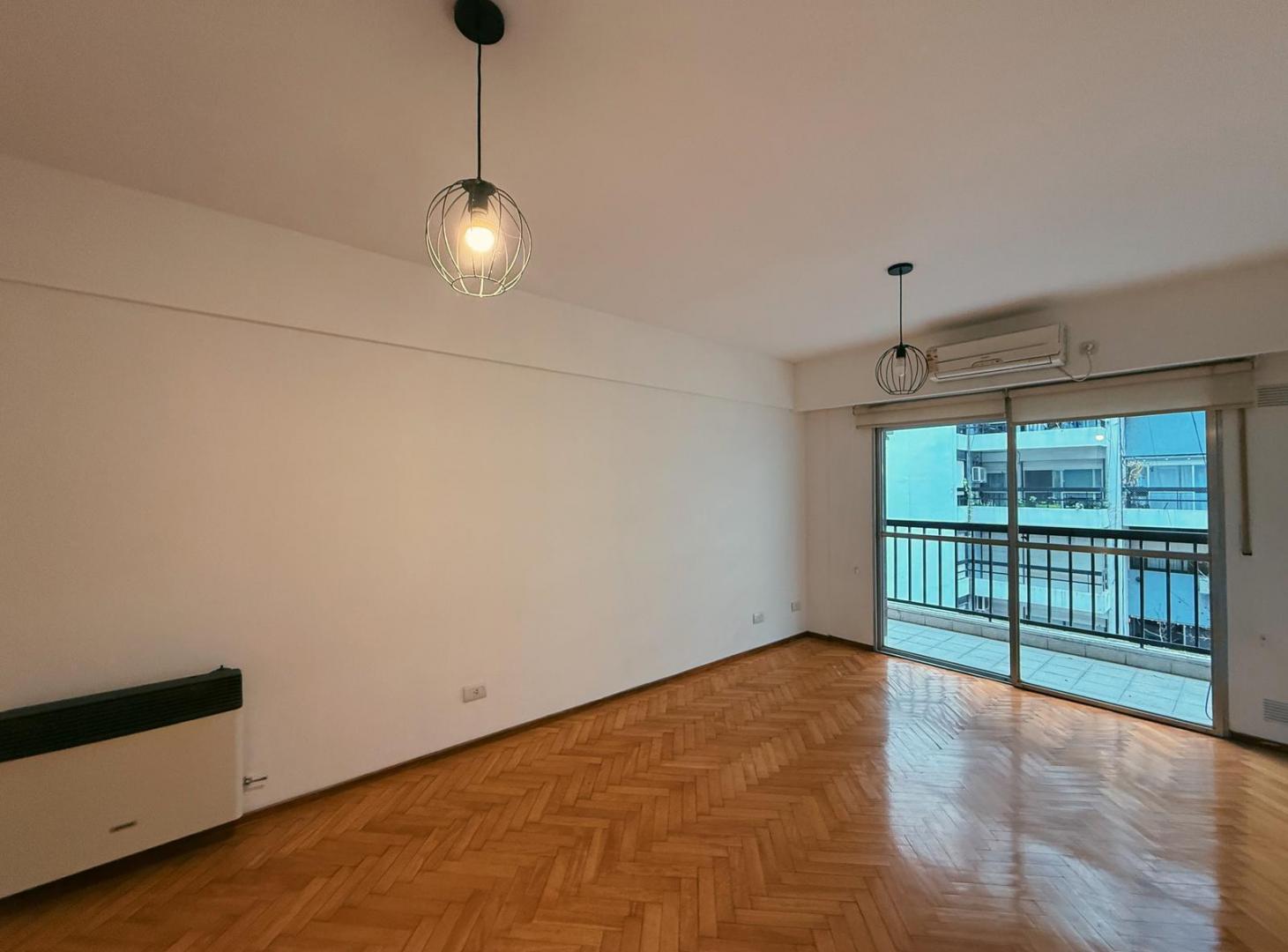 Foto de San Martin 439 - Departamento De 2 Dormitorio Reciclado En Venta, imagen 2