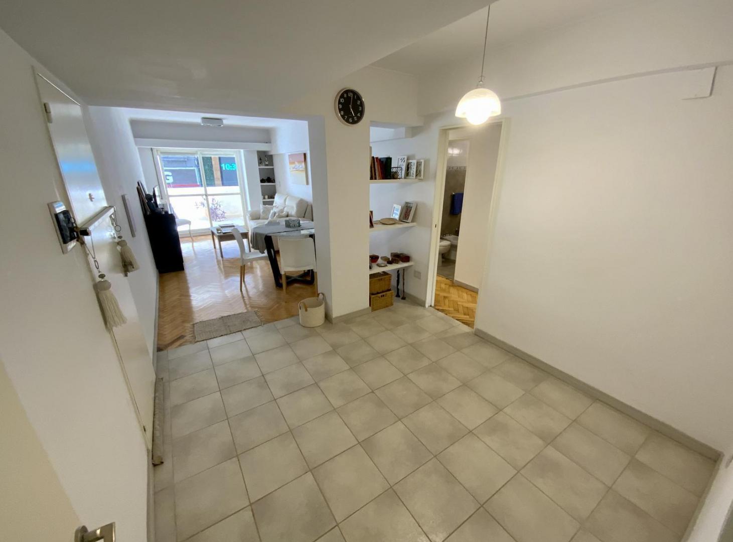 Foto de Cordoba 1623 - Departamento De 2 Dormitorios Con Patio En Alquiler, imagen 2
