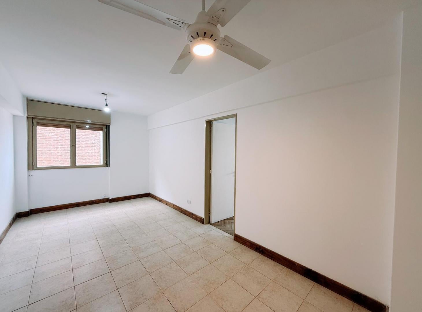 Foto de Santa Fe 1644 - Departamento De 3 Dormitorios En Venta Y Alquiler, imagen 2