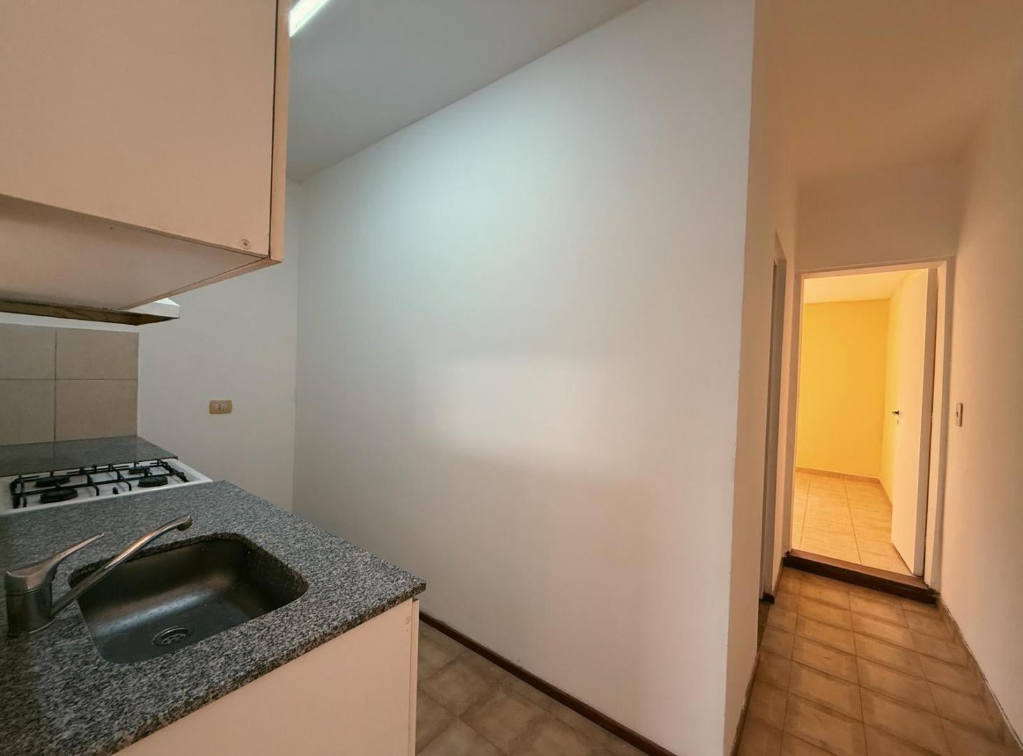 Foto de Av. Arijon 844 - Depto. De Pasillo De 1 Dormitorio En Alquiler - Roque, imagen 5
