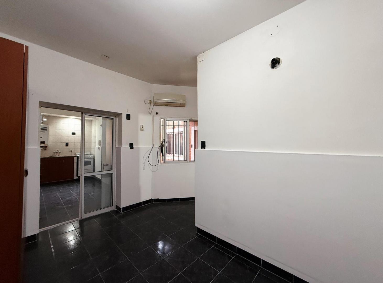 Foto de Ov. Lagos 5206 - Depto. De Pasillo De 1 Dormitorio En Alquiler - Rosario, imagen 3