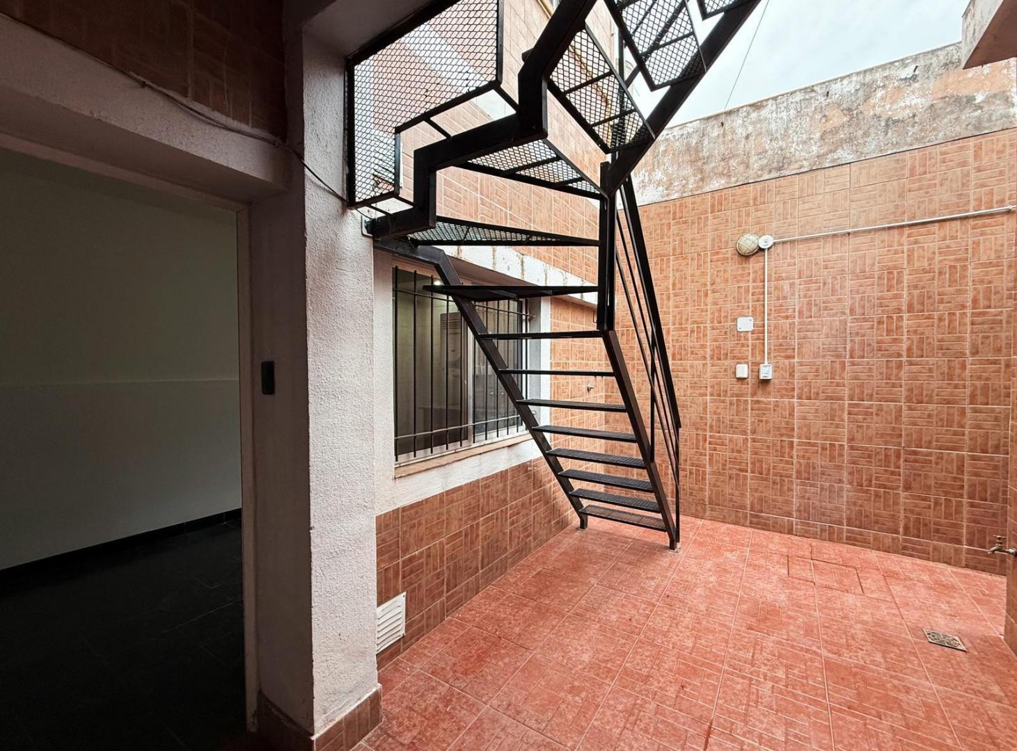 Foto de Ov. Lagos 5206 - Depto. De Pasillo De 1 Dormitorio En Alquiler - Rosario, imagen 2