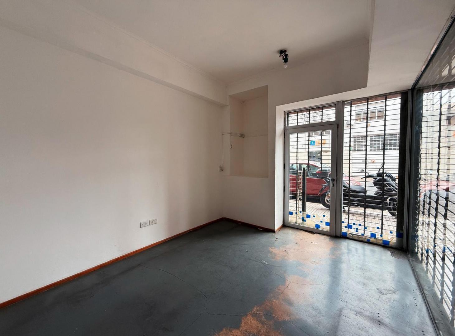 Foto de Buenos Aires 2075 - Local Comercial En Alquiler - Rep. de la Sexta, imagen 3