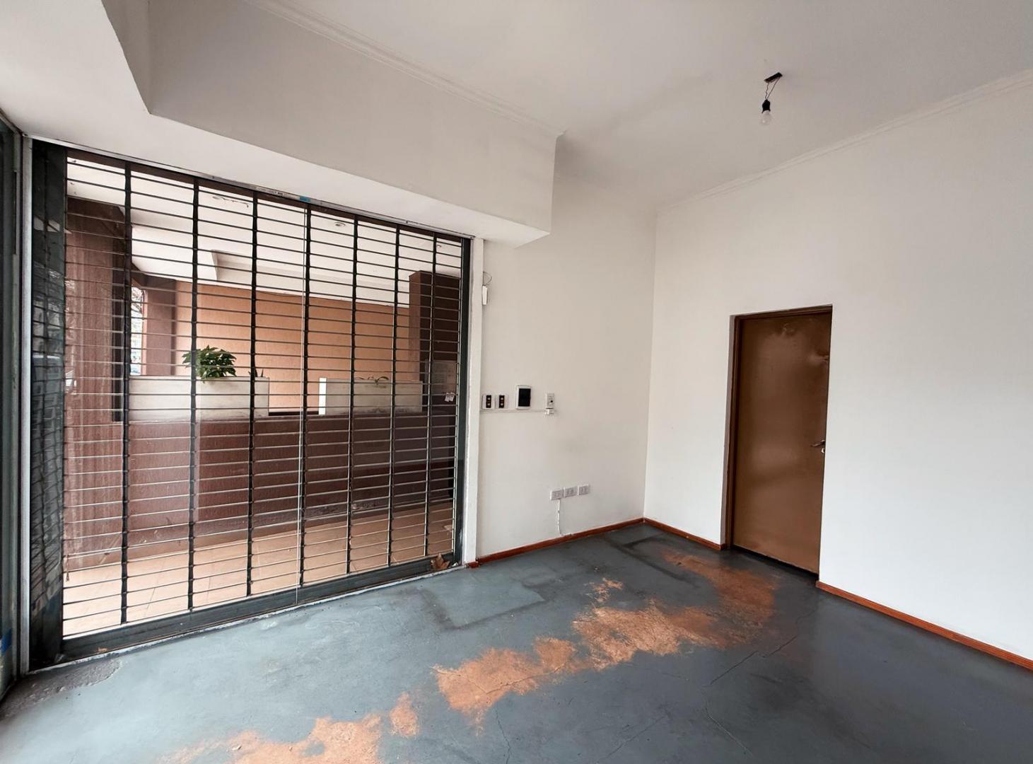 Foto de Buenos Aires 2075 - Local Comercial En Alquiler - Rep. de la Sexta, imagen 2