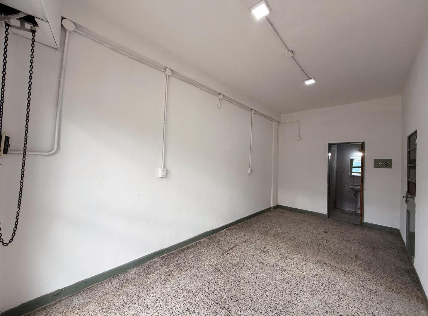 Foto de Ov. Lagos 5206 - Local Comercial En Alquiler - Rosario, imagen 1