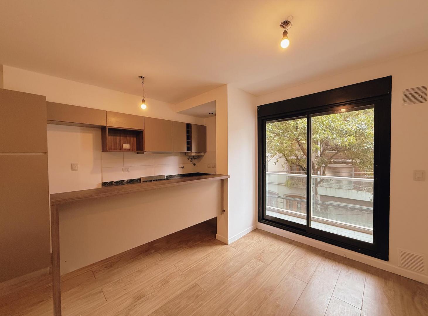 Foto de Alem 1517 - Departamento De 1 Dormitorio En Alquiler - Martin, Rosario, imagen 2