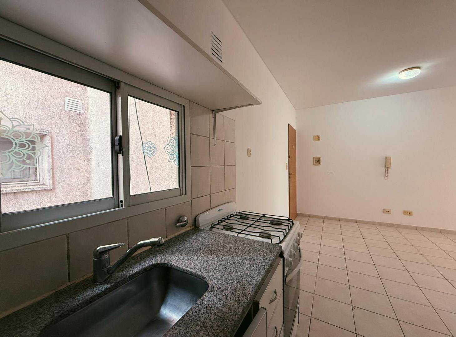 Foto de Pte. Roca 1450 - Departamento De 1 Dormitorio En Alquiler - Centro, imagen 2