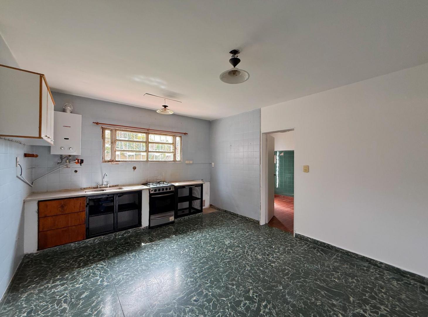 Foto de Blas Parera 852 - Casa De 2 Dormitorios Con Cochera Y Patio En Alquiler, imagen 3