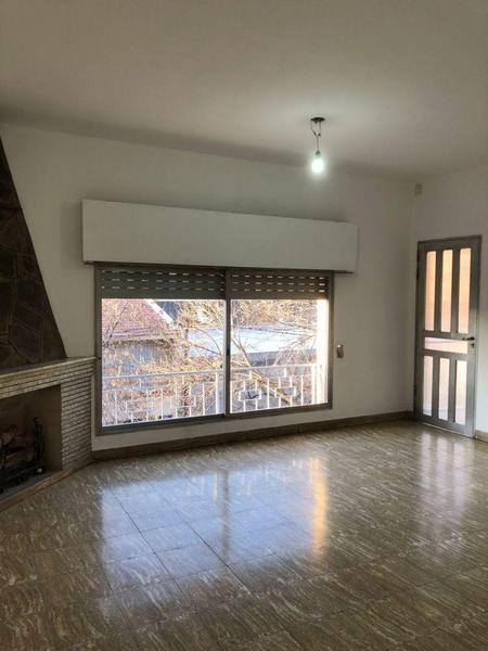 Foto de Catamarca 2957 - Casa De 3 Dormitorios Planta Alta Con Terraza En Venta, imagen 1