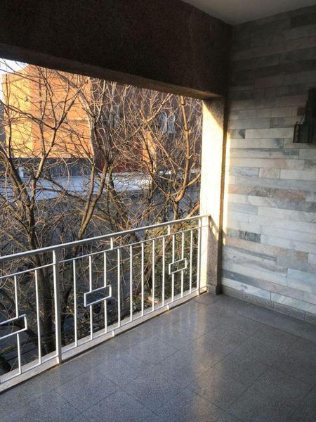 Foto de Catamarca 2957 - Casa De 3 Dormitorios Planta Alta Con Terraza En Venta, imagen 2