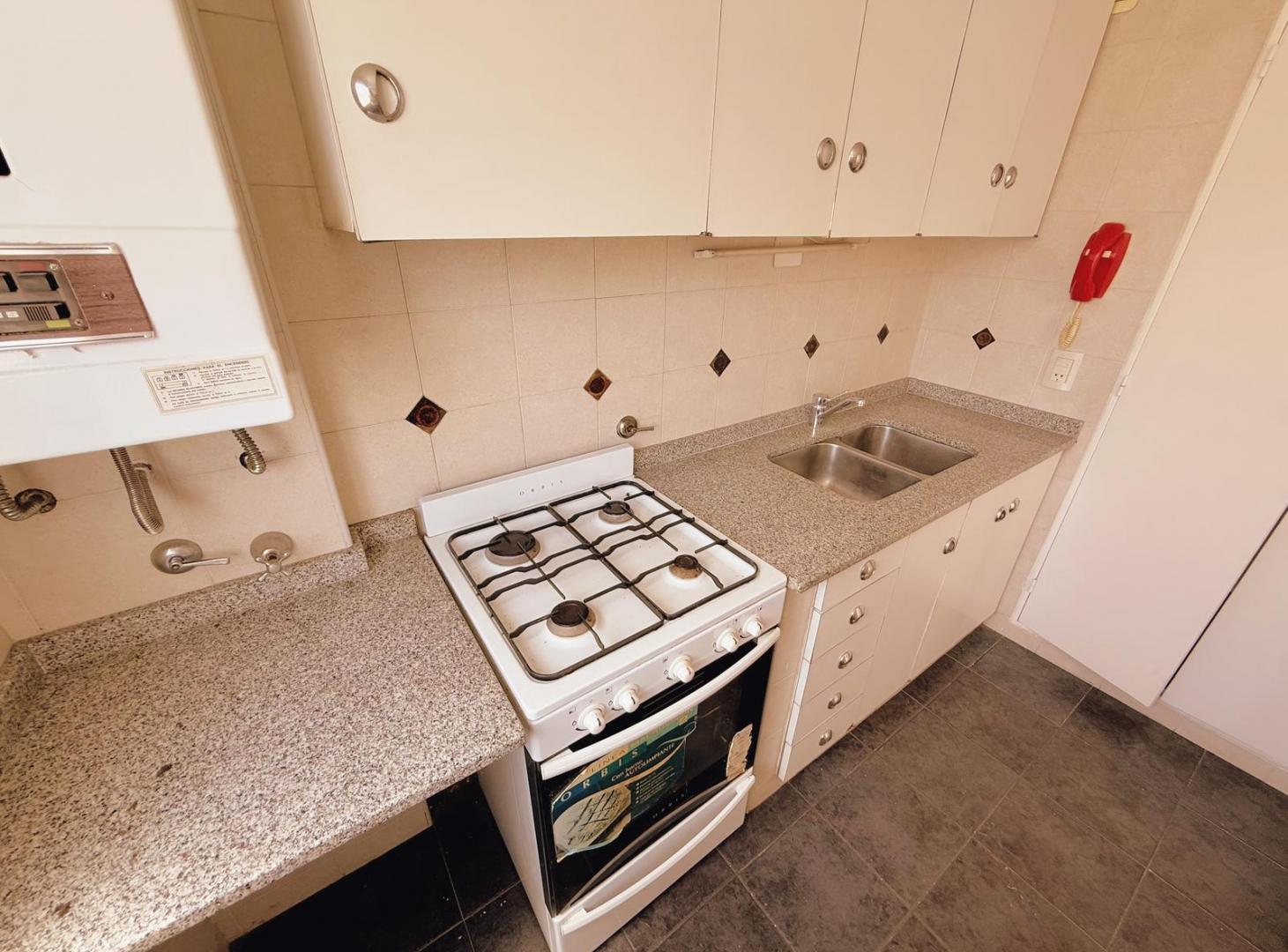 Foto de Alem 1252 - Departamento De 1 Dormitorio En Alquiler - Barrio Martin, imagen 3