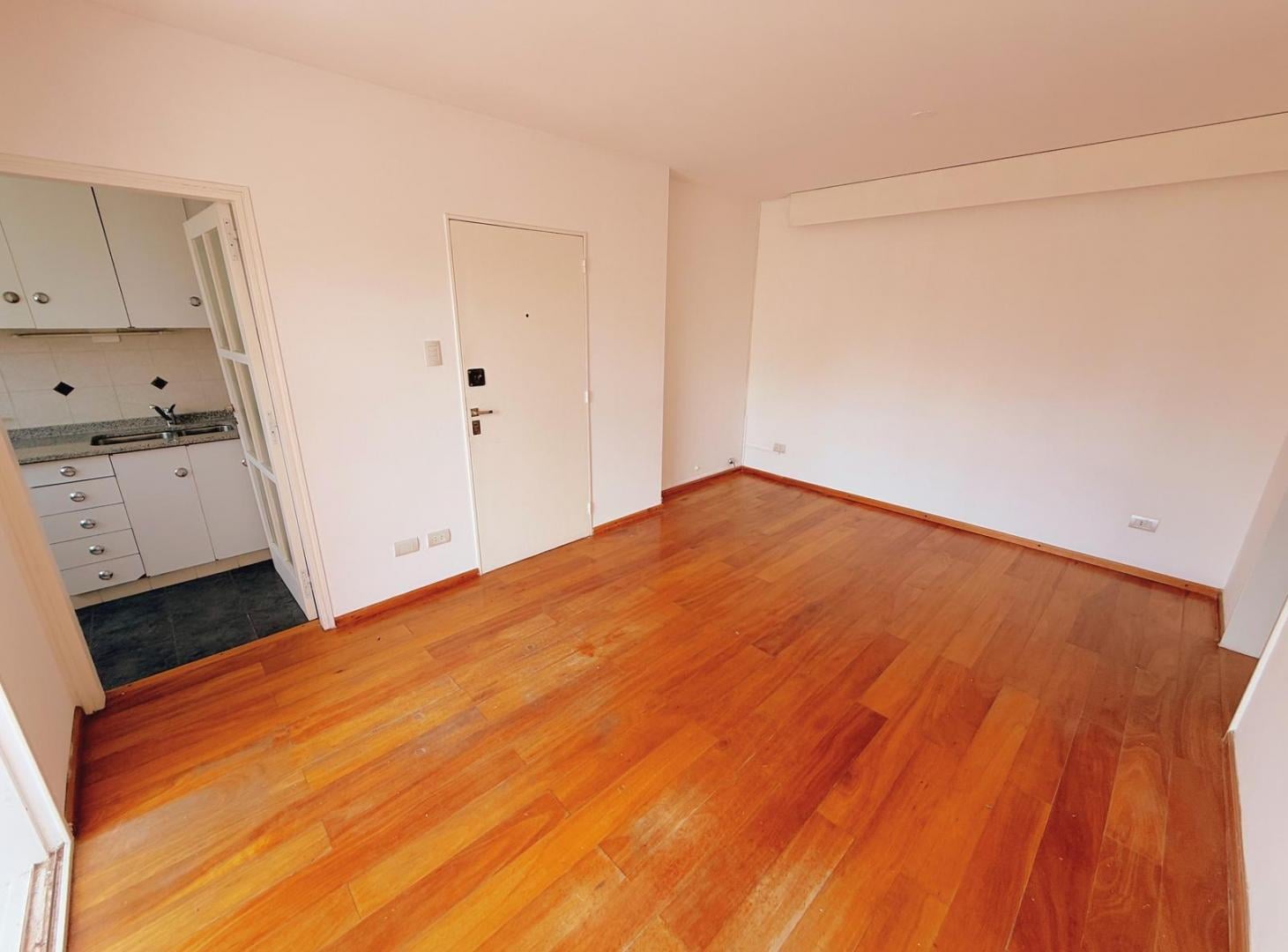Foto de Alem 1252 - Departamento De 1 Dormitorio En Alquiler - Barrio Martin, imagen 2
