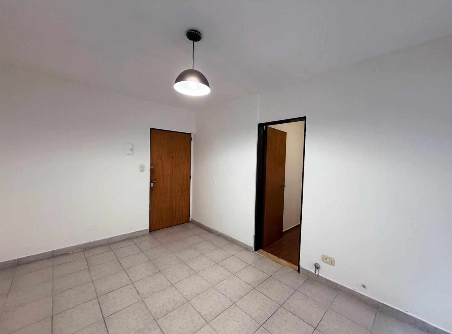 Foto de Bv. Oroño 1186 - Departamento De 1 Dormitorio Con Patio En Alquiler, imagen 5