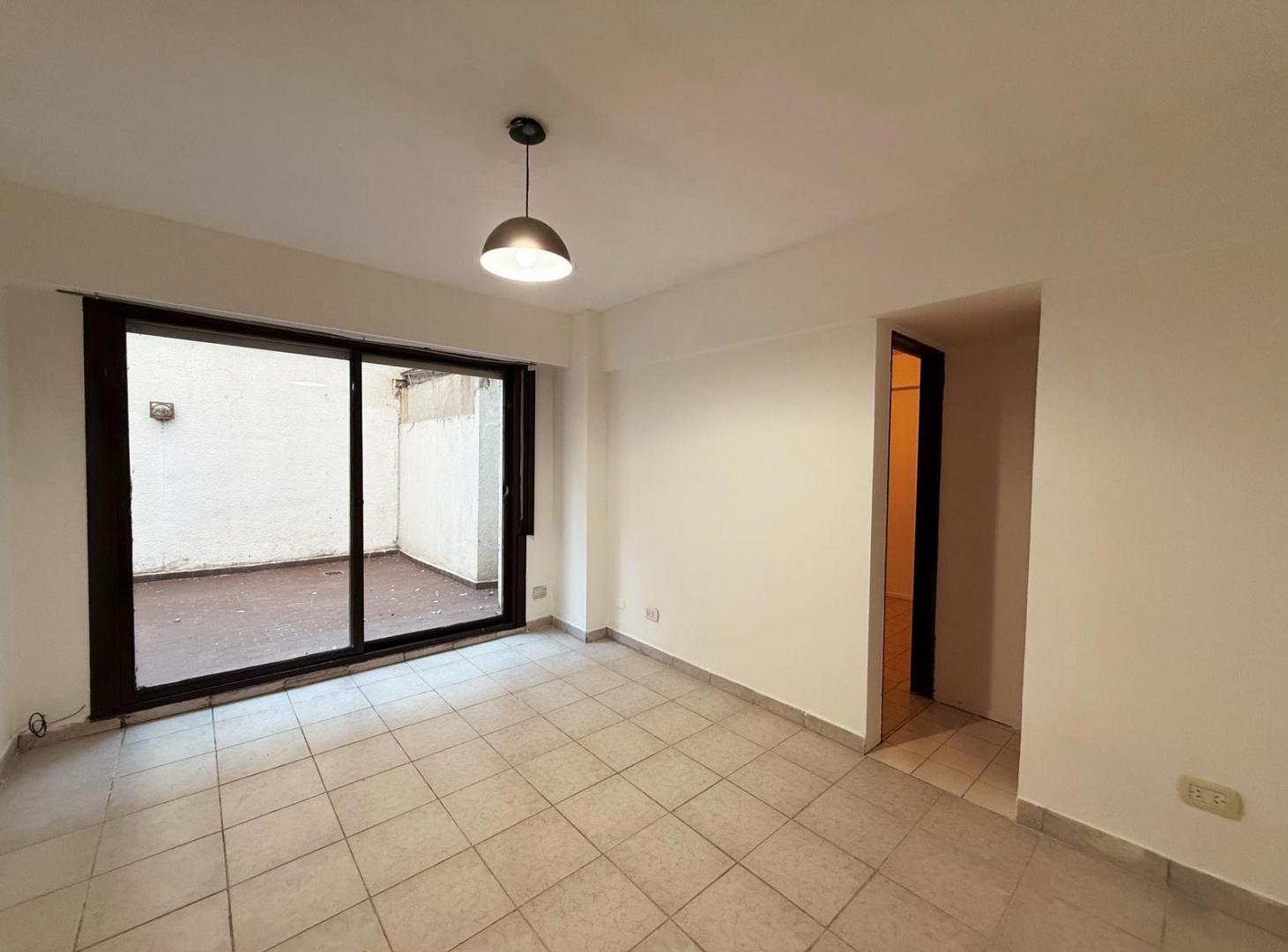 Foto de Bv. Oroño 1186 - Departamento De 1 Dormitorio Con Patio En Alquiler, imagen 3