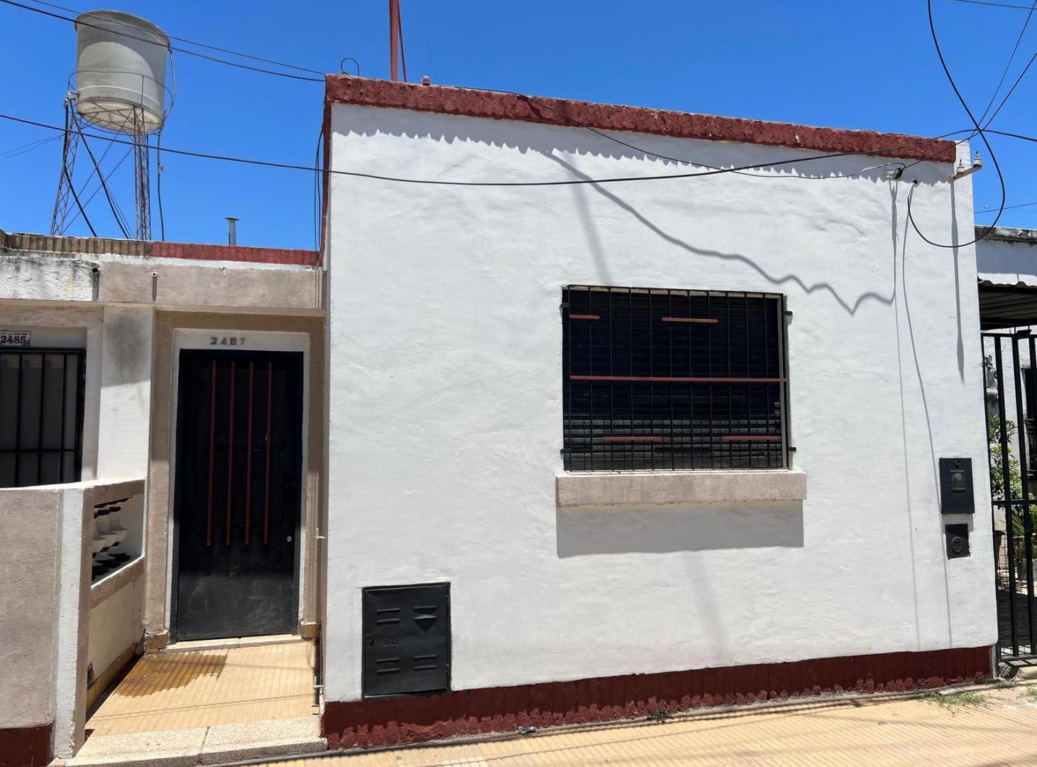 Foto de Hilarion De La Quintana 2487 - Casa De 2 Dormitorios Con Patio En, imagen 2