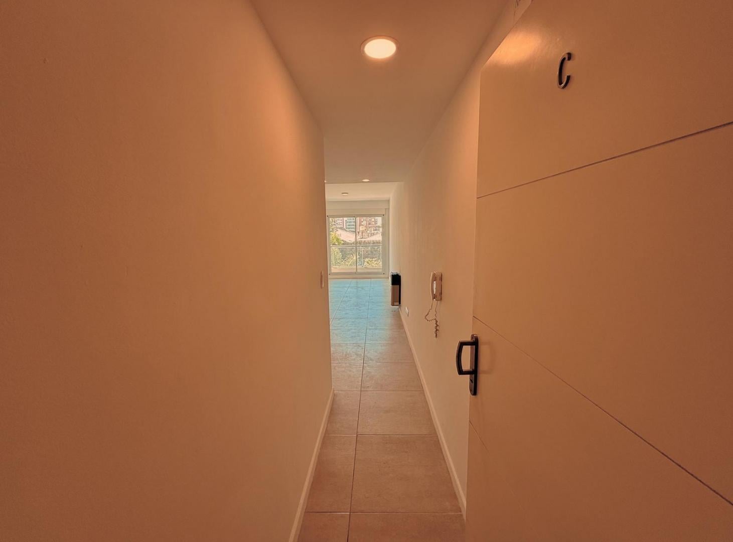 Foto de Rioja 2436 - Departamento De 1 Dormitorio En Alquiler - Lourdes, Rosario, imagen 2