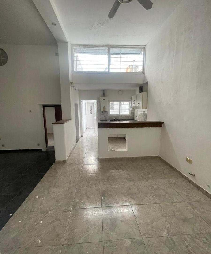 Foto de Humberto Primo 1344 - Casa De 1 Dormitorio Con Cochera En Alquiler, imagen 3