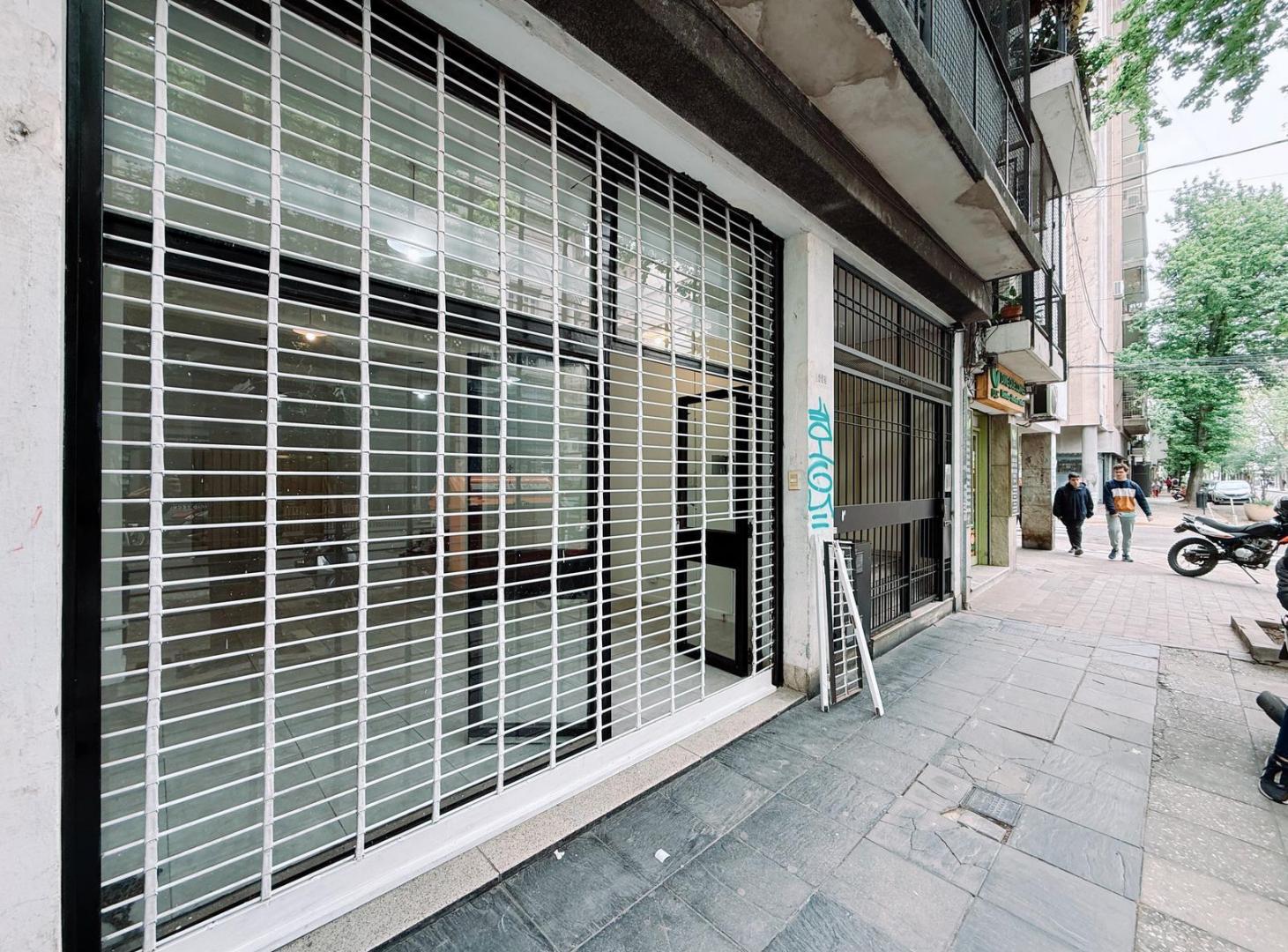 Foto de San Martin 1389 - Local Comercial En Alquiler - Centro, Rosario, imagen 2