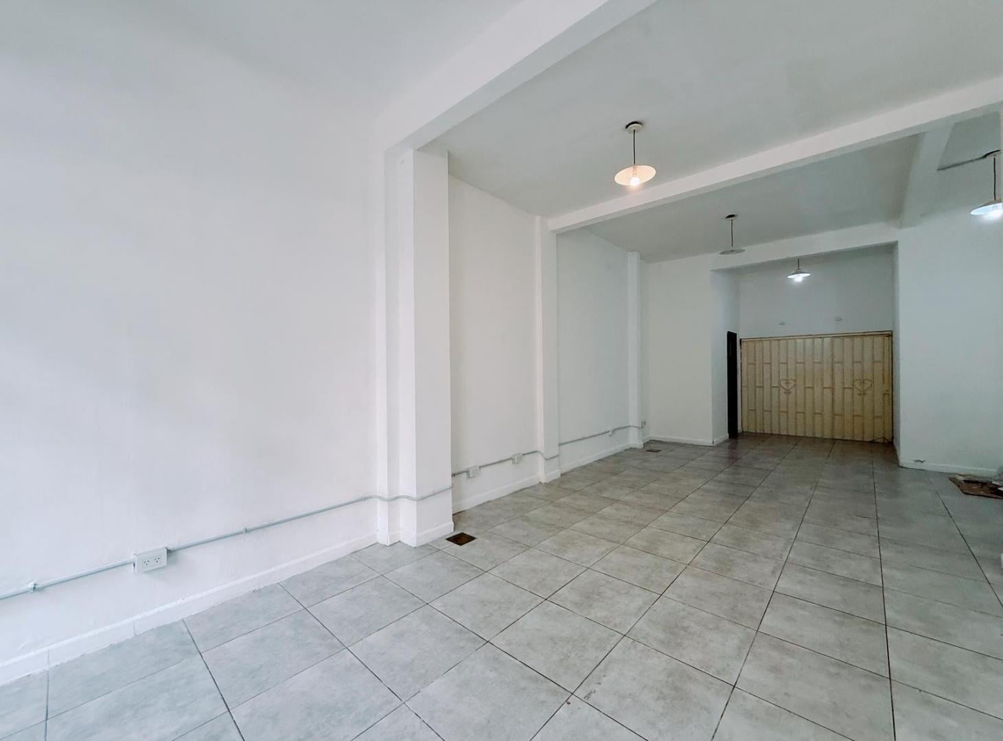 Foto de San Martin 1389 - Local Comercial En Alquiler - Centro, Rosario, imagen 1