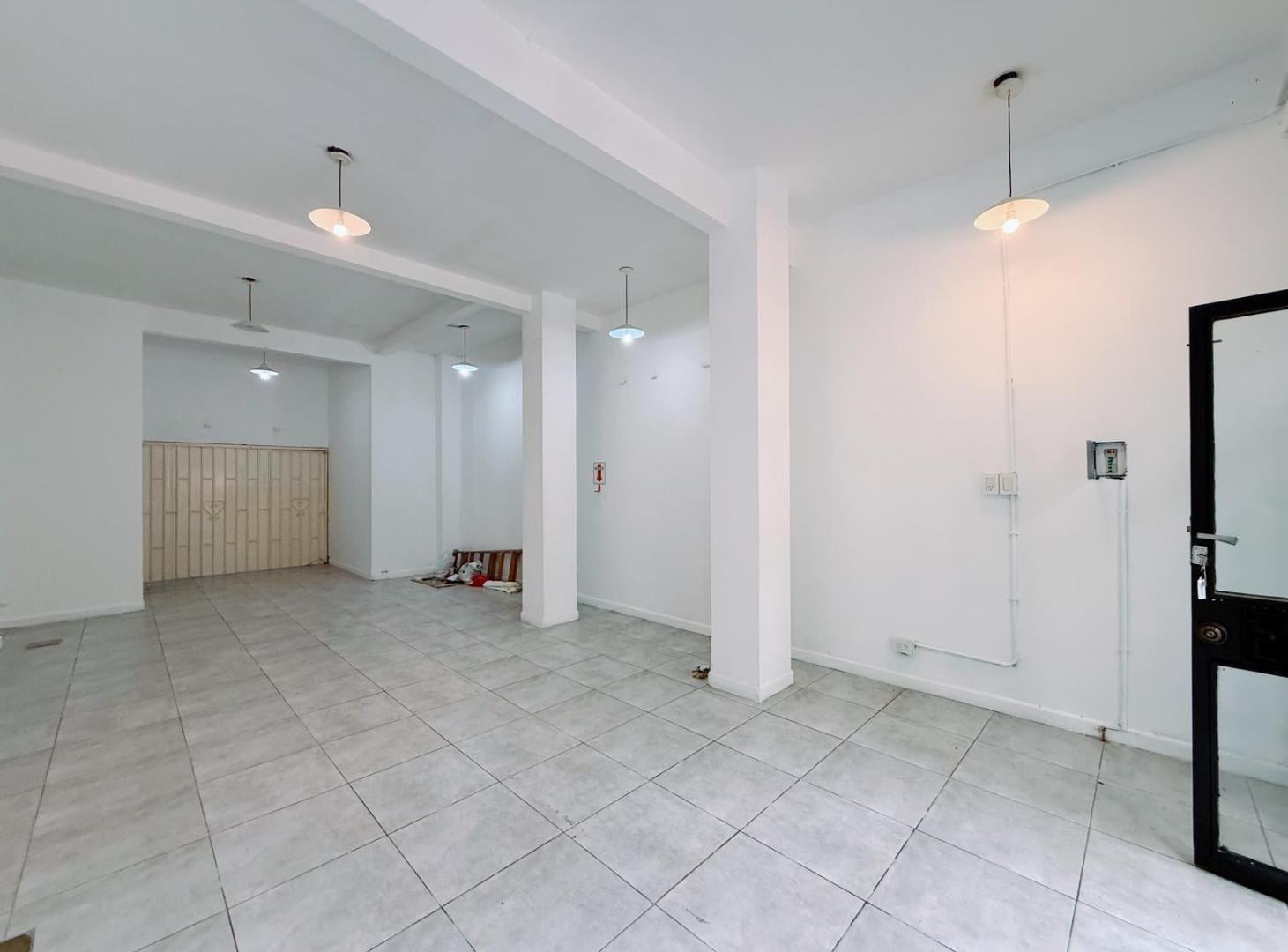 Foto de San Martin 1389 - Local Comercial En Alquiler - Centro, Rosario, imagen 3