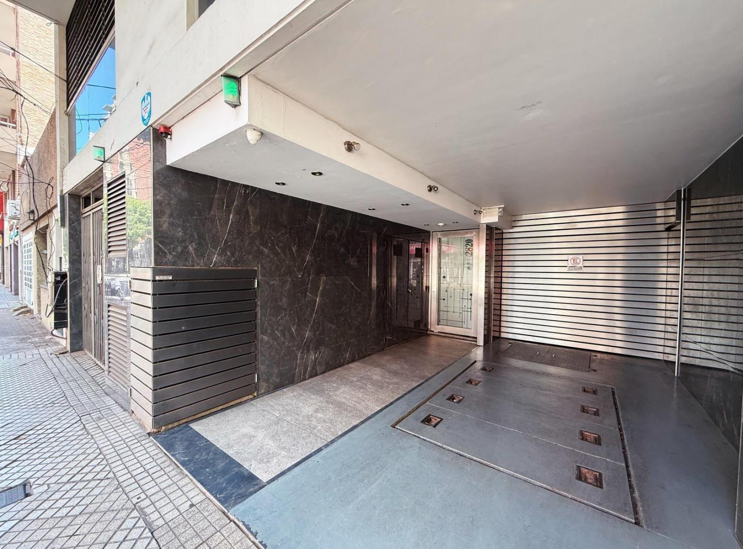 Foto de Santa Fe 2820 - Departamento De 1 Dormitorio Con Parrilla En Alquiler, imagen 2